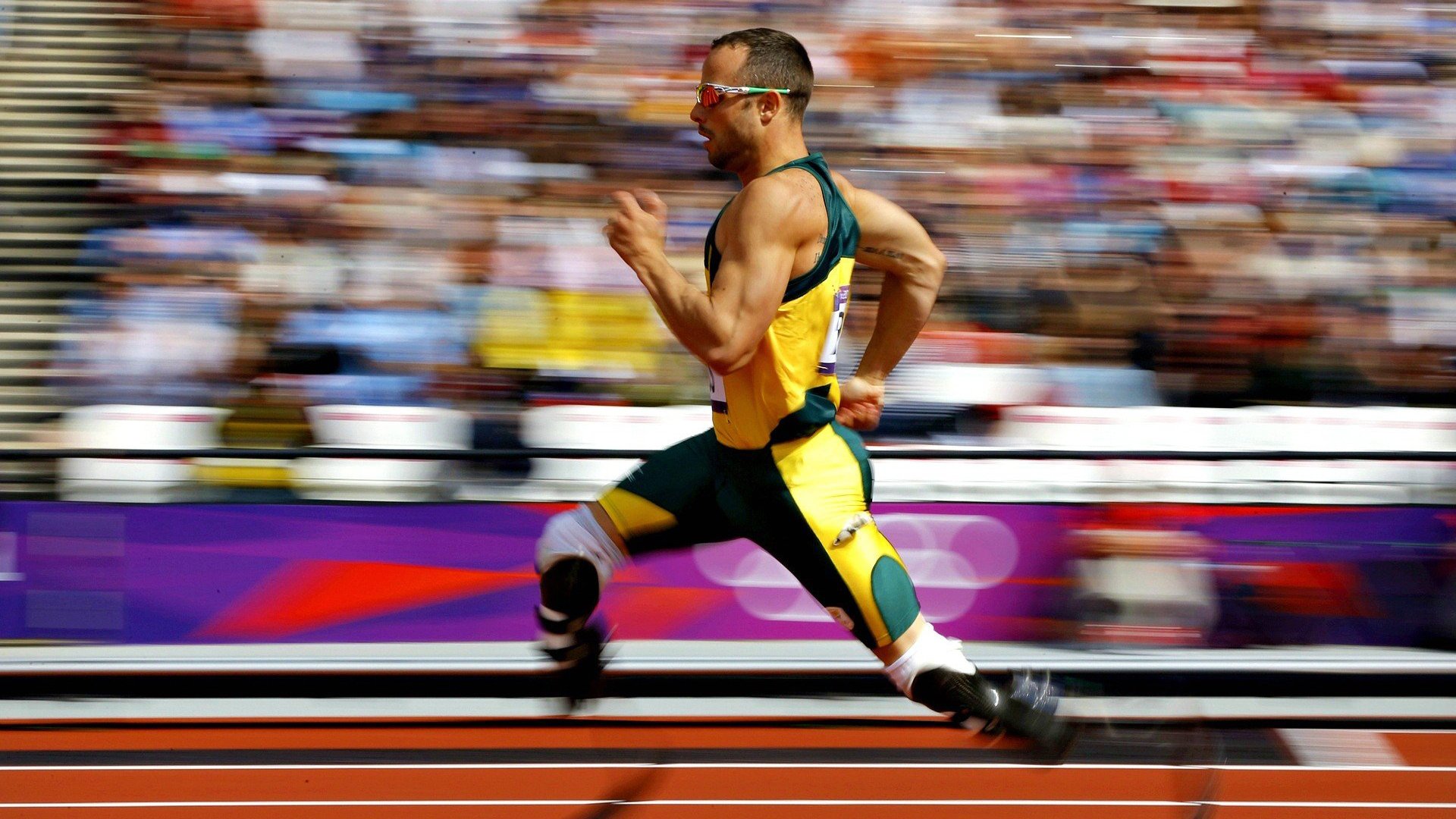 F1新赛季揭幕战之夜,阿克连续得分拉开差距,独一档的统治力如何炼成?